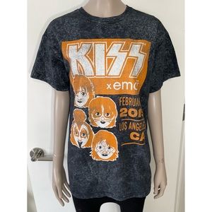 Kiss x Emoji Graphic Tee NWT!